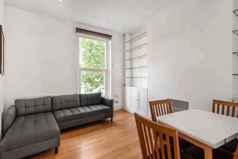 One Bedroom Flat near King's Cross - High Ceilings & Roof Terrace