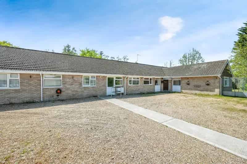 Spacious Detached Bungalow with Annex and Large Garden