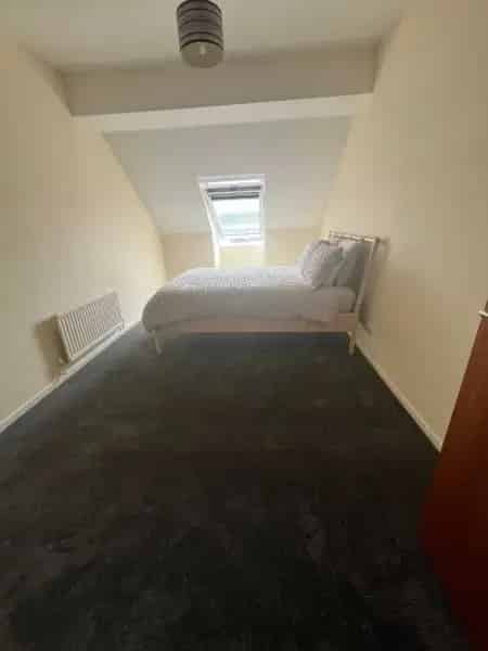 One Bed Maisonette with Parking and Balcony