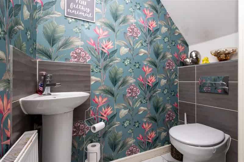 4 Bedroom Detached House to Rent Modern Decor Extra Parking