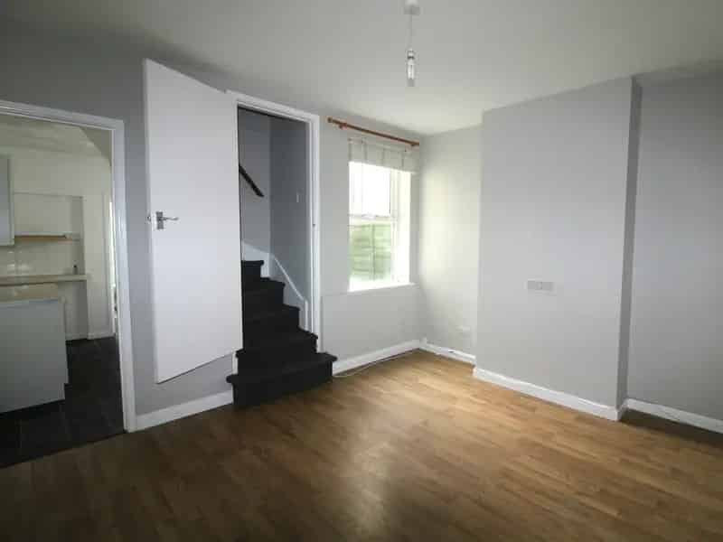 Three Bedroom Mid Terrace House West Ipswich