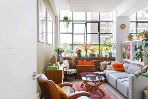 Chatham Place Apartment: 2 Beds, Modern Conversion, Concierge
