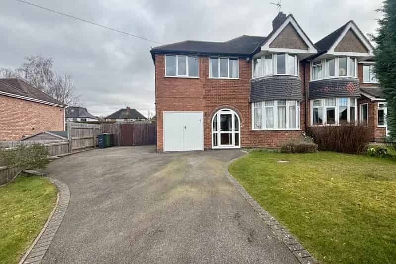5 Bedroom House Solihull Family Home Large Garden Zero Deposit Available