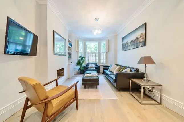 6-Bedroom Terraced House Vauxhall SW8 Two Flats Roof Terrace Patio Garden