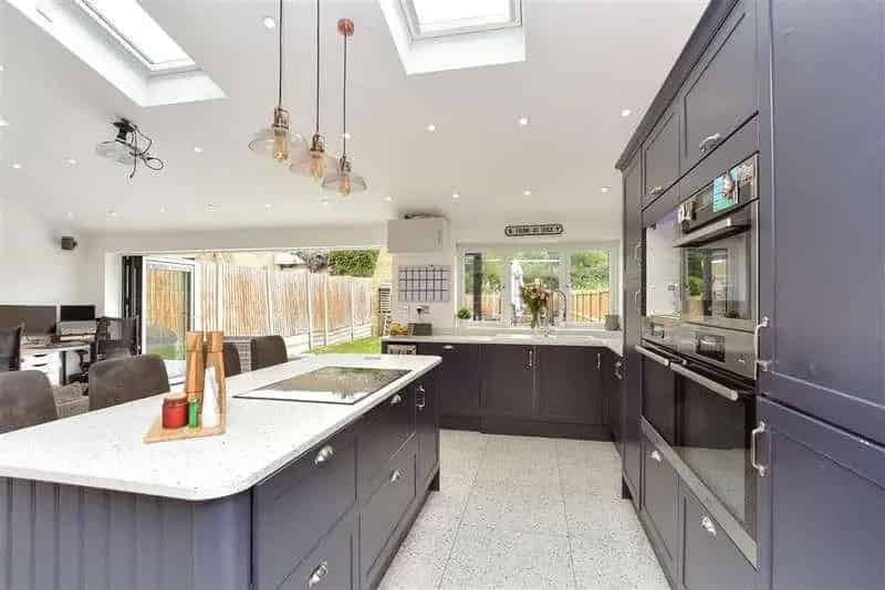 4 bed house for sale