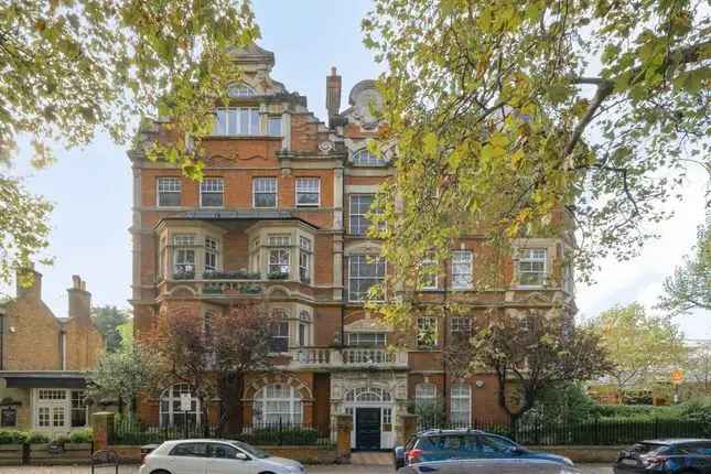 Flat for sale in Brook Green, London W6