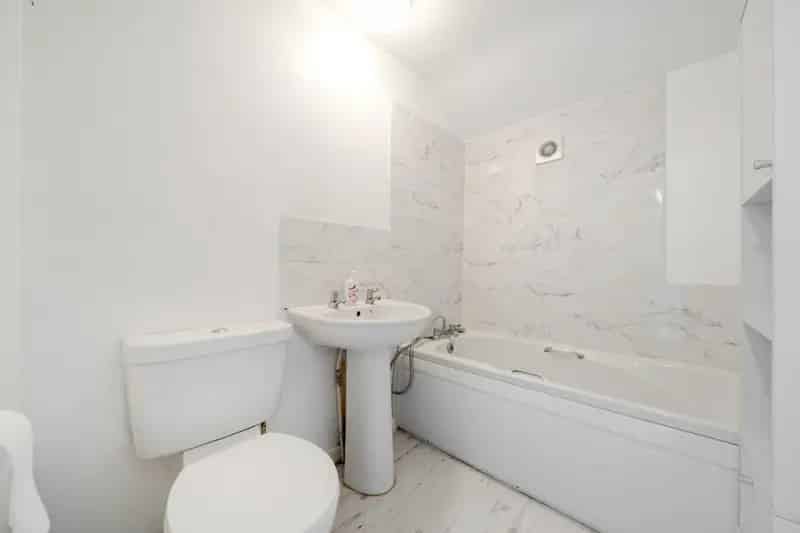 2 bedroom House
 For Sale