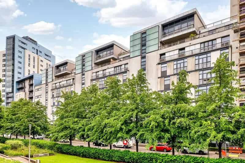3 Bedroom Apartment for Sale in Glasgow Harbour