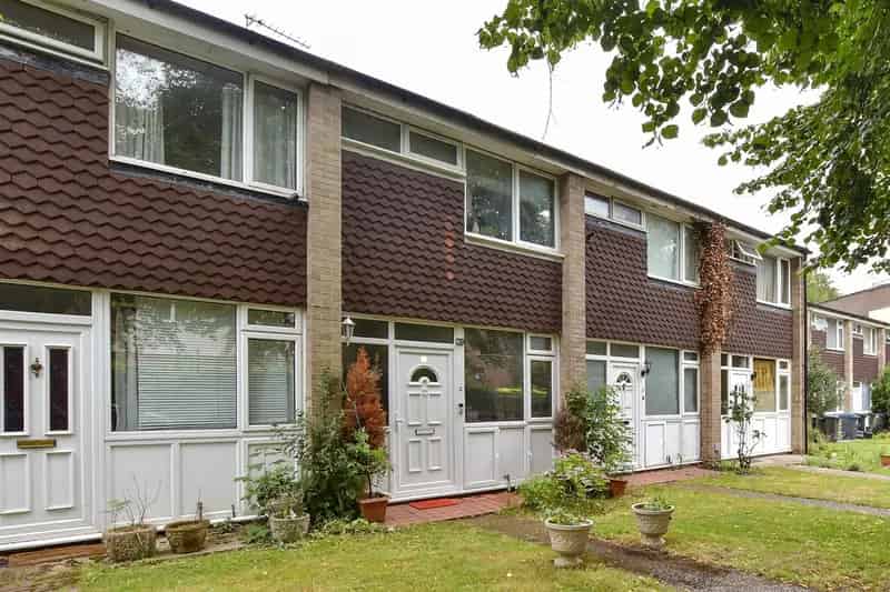 2 Bedroom Terraced House for Sale Near Purley Station