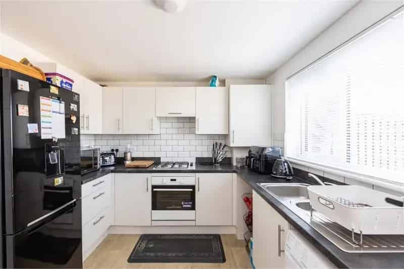 3 Bed End Terraced House with 2 Reception Rooms and Gardens