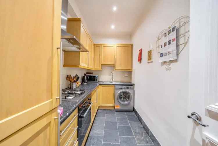 Two Double Bedroom Period Flat - Chain Free