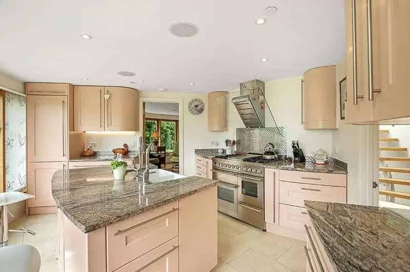 4 Bed Eco-Friendly House for Sale