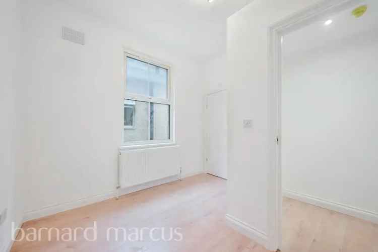Newly Renovated Flat Near Kingston Town Centre - Zero Deposit Available