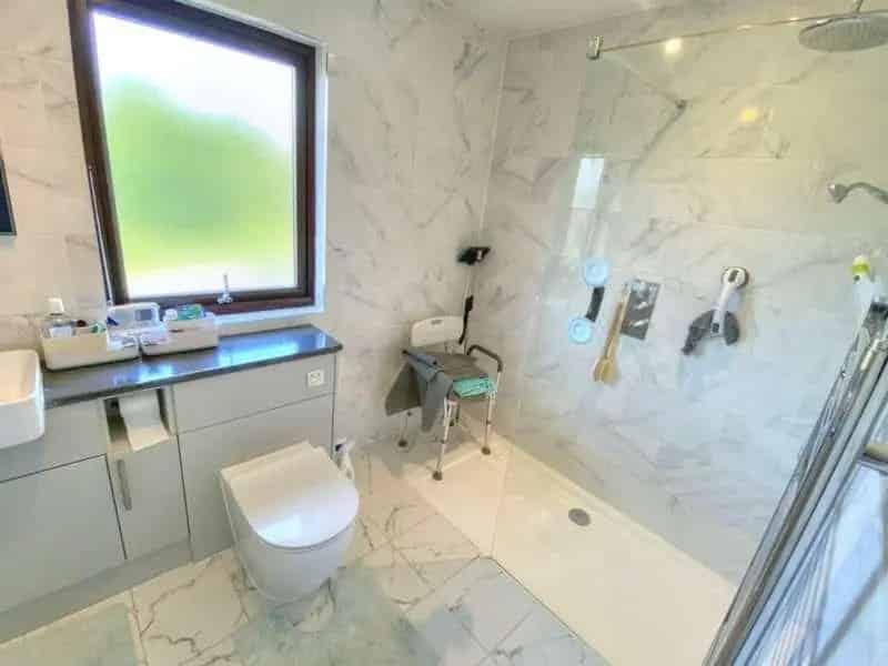 4 Bed Detached House for Sale Petersfield