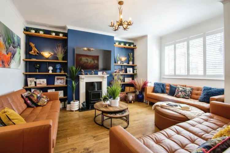 Family Home with Open Plan Kitchen Diner, Four Bedrooms and Landscaped Garden