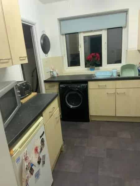2 Bed Semi-Detached House Near Cheshunt