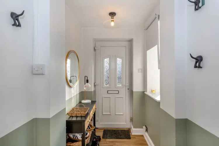 3 Bedroom Detached House to Rent