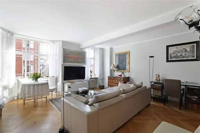 4 Bedroom Flat for Sale in Queensway London W2
