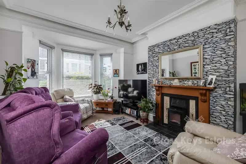4 Bedroom Victorian Terrace House For Rent