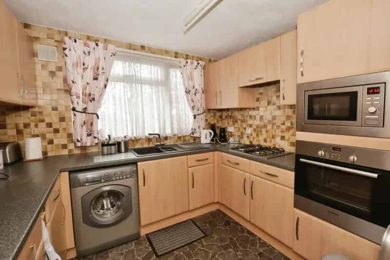 Two Bedroom House Near Sandgate High Street