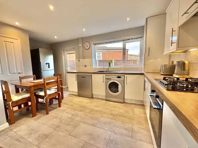 3 Bedroom Semi Detached House to Rent Great Barr