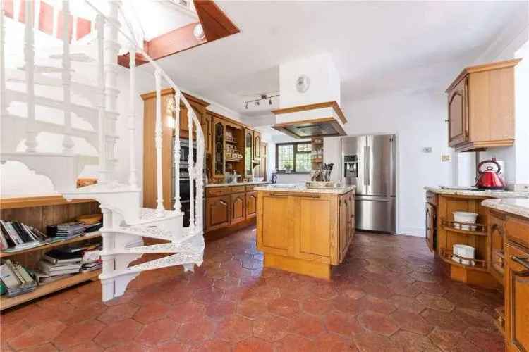 5 Bed Detached House for Sale