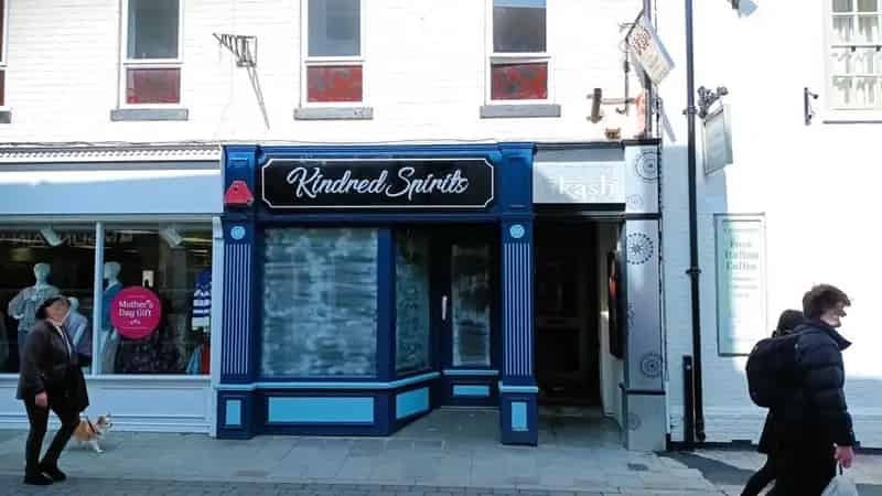 Ground Floor Retail Shop To Let - Toll Gavel