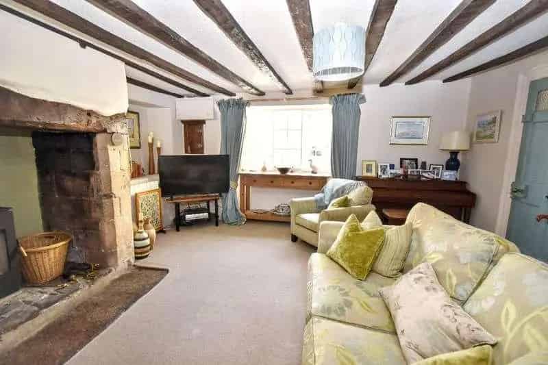 2 Bed Grade II Listed Cottage for Sale