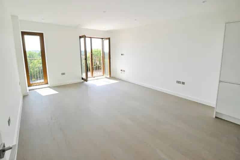 Stunning Apartment near City Centre and Station