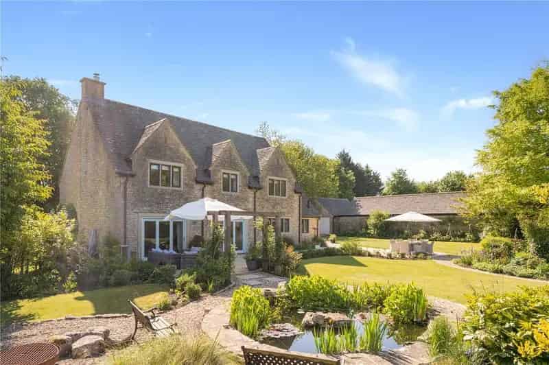 4 Bedroom Detached House for Sale in Bath