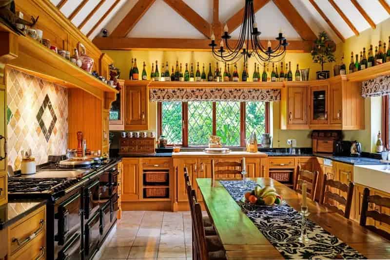 5 Bedroom Detached House for Sale in Rodborough Common