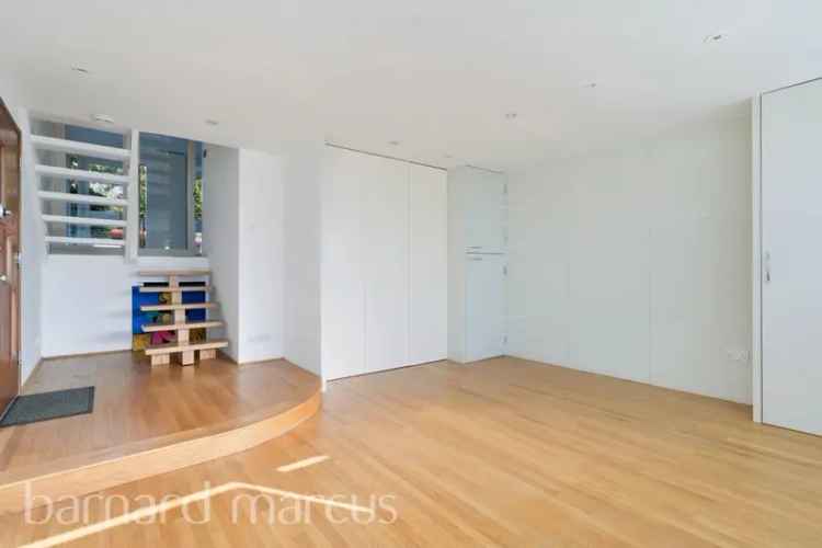 Four Bedroom Townhouse Near Richmond Park