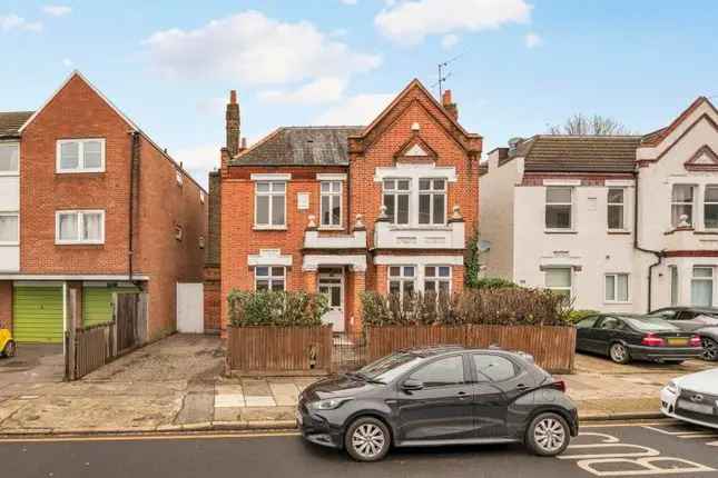 Semi-detached House for Sale West Wimbledon SW20