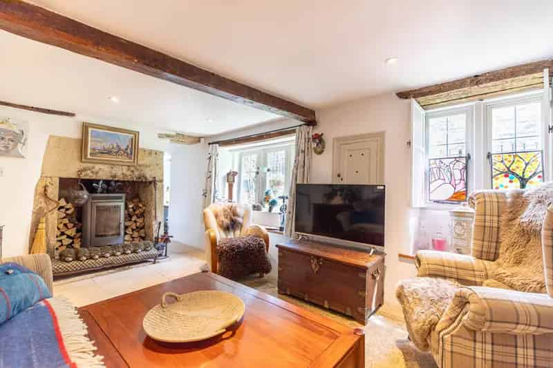 Beautifully Restored Cotswold Stone Cottage Chalford