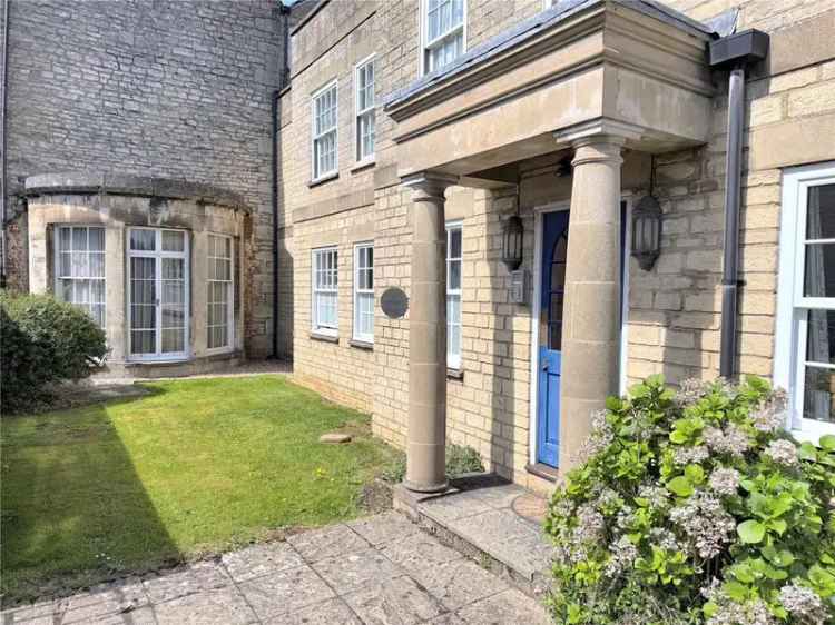 2 Bedroom Apartment For Sale Near Town Centre