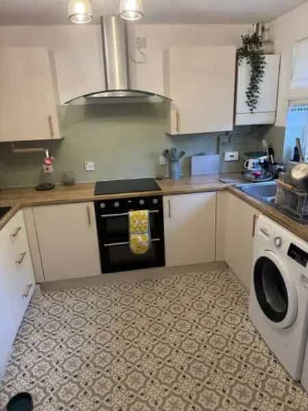 3 Bed House Near London Excellent Transport Links Recently Decorated