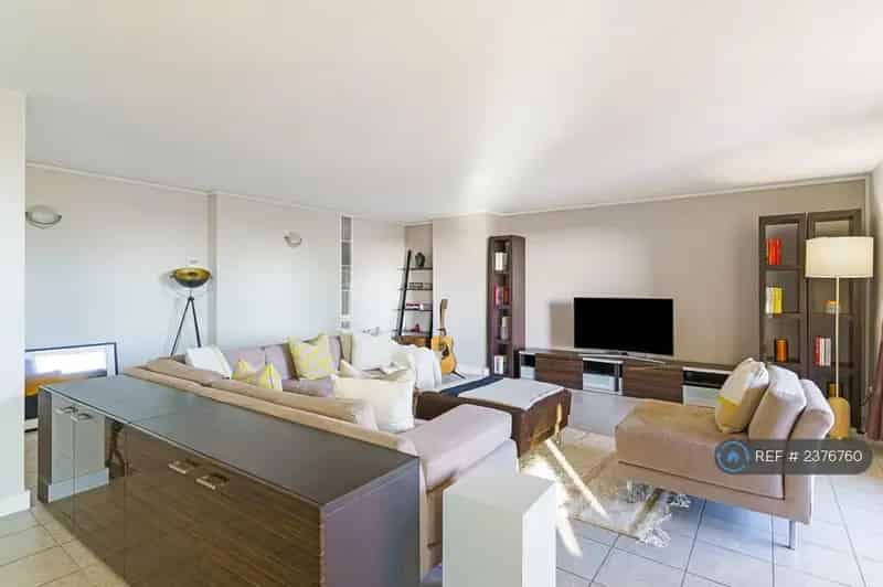 Luxury 2 Bedroom Birmingham City Centre Penthouse