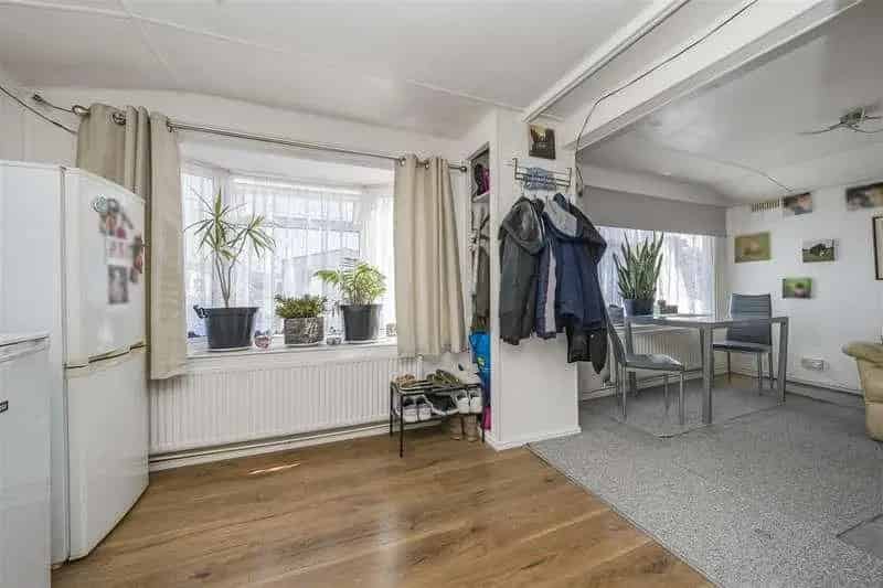 2 bed property for sale