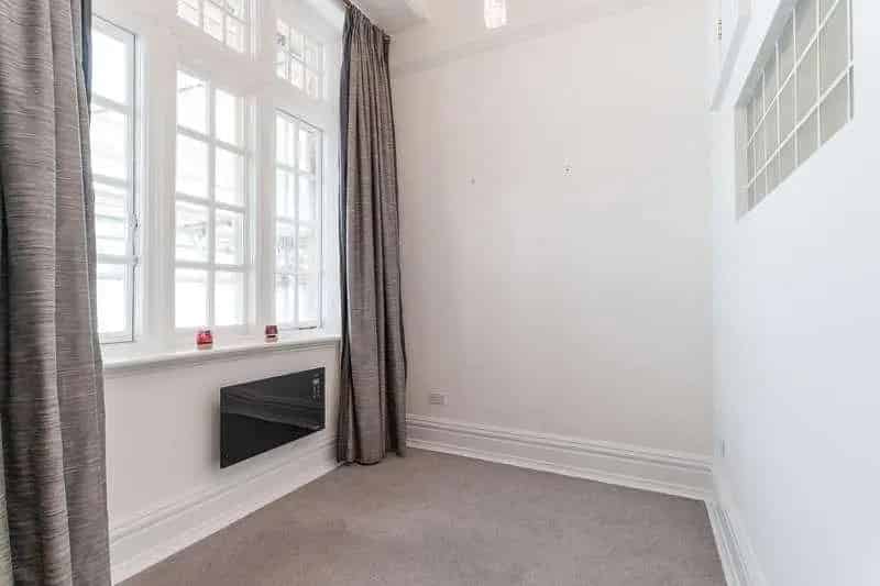 2 Bed Flat for Sale in Prestigious Grade II Listed Building