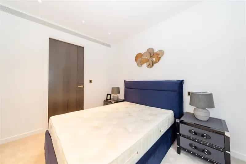 2 Bedroom Apartment Thames City Luxury Living