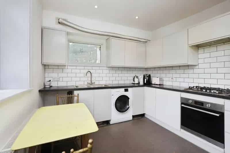 Four Bedroom Apartment Eastbourne Town Centre Large Garden Two En Suites