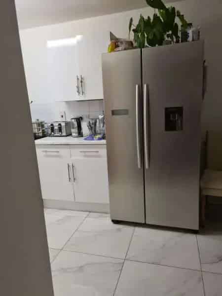 End House 2 Bed Property With Private Garden