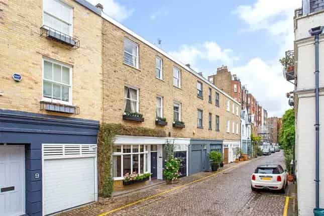 Detached House for Sale in Earls Court SW5