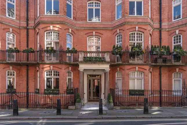 Luxury 4-Bed Flat Mayfair London W1J
