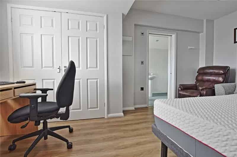 5 Bed Property for Sale