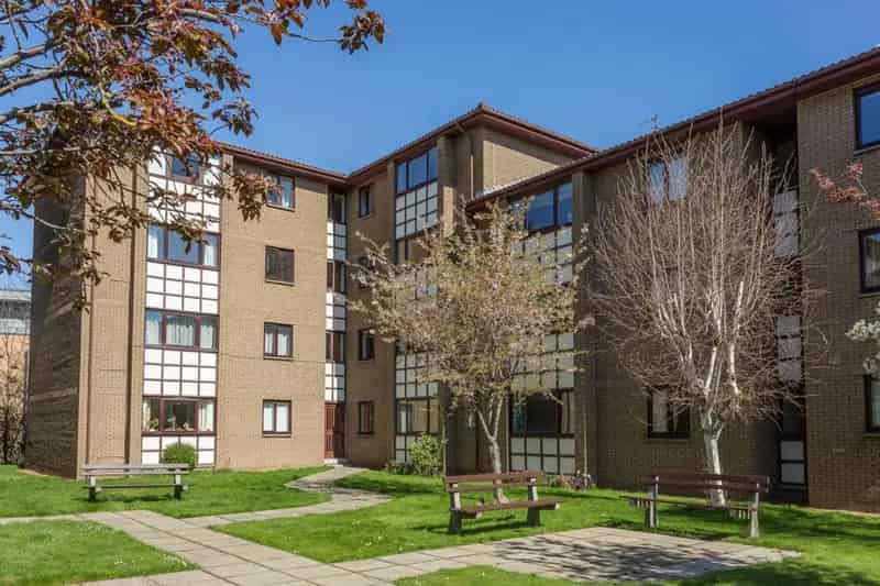 2 Bedroom Flat for Sale Near City Centre