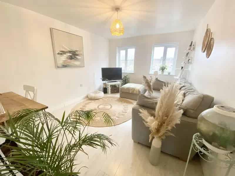 2 bedroom flat for sale