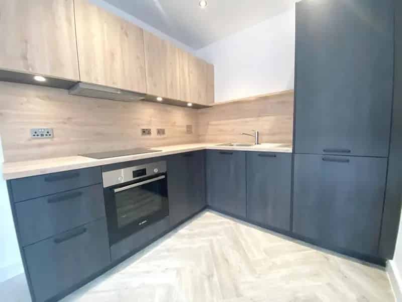 1 Bedroom Apartment Zero Deposit White Goods Included