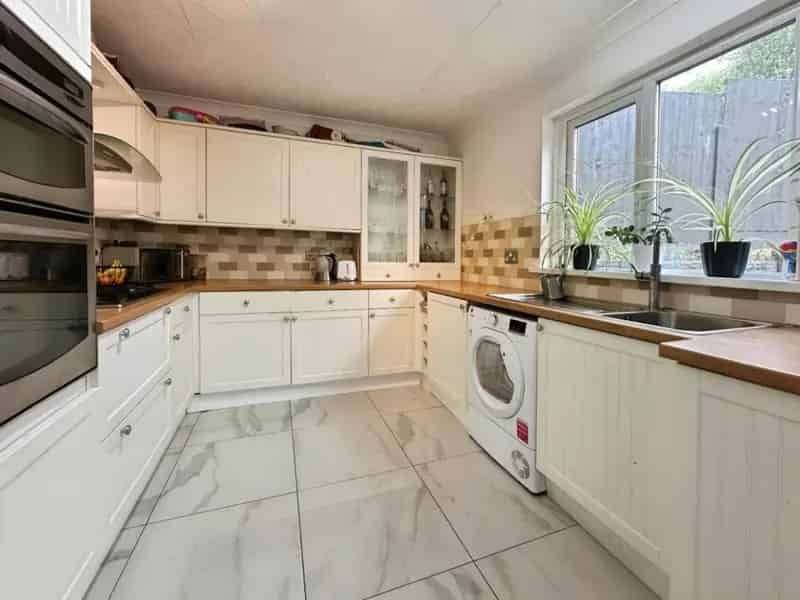 3 Bed Semi-Detached House for Sale