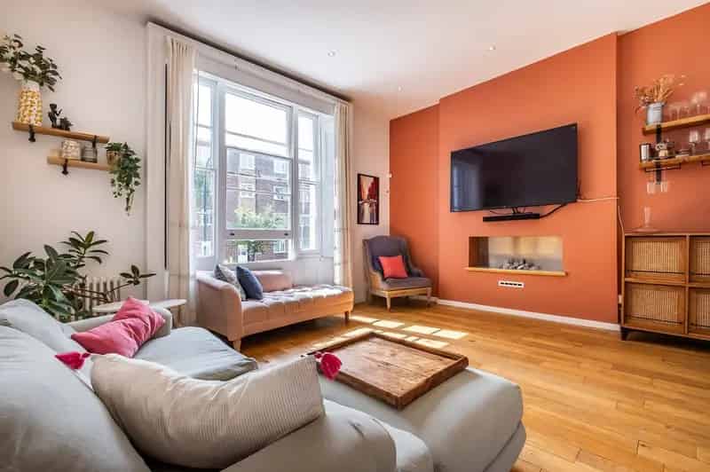 3 bedroom flat for sale